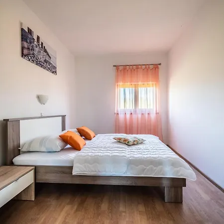 Beautiful Apartment In Krnica With Kitchen Krnica