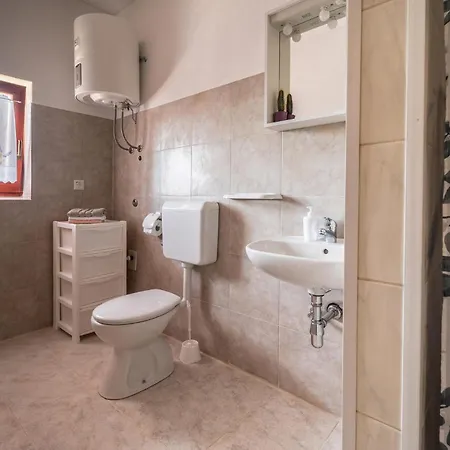 Beautiful Apartment In Krnica With Kitchen Krnica