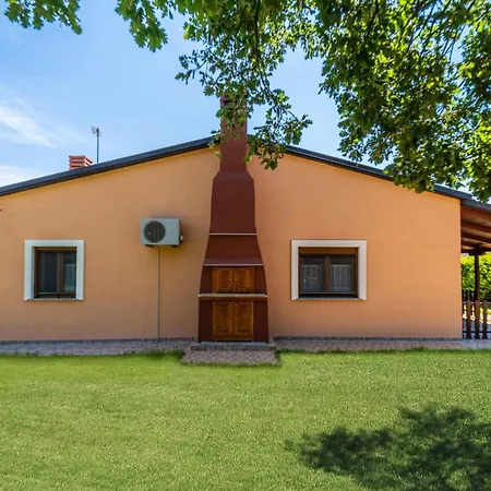 Beautiful Apartment In Krnica With Kitchen Krnica
